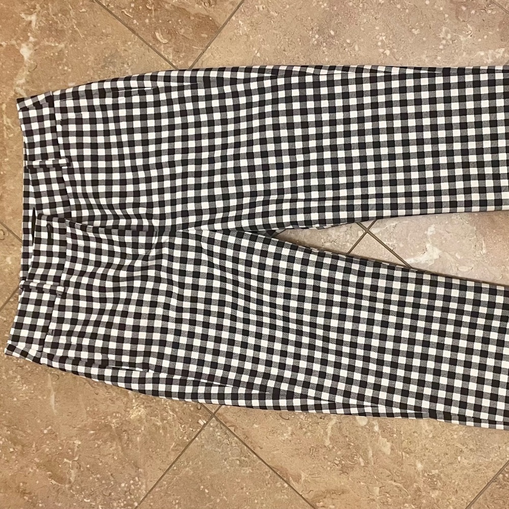 J CREW BLACK AND WHITE CHECKERED PANTS IN SIZE 0 BRAND NEW WITH TAG